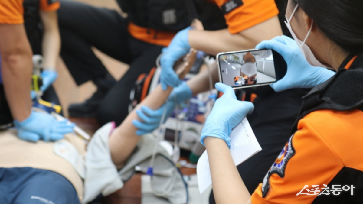 전북특별자치도소방본부가 올해 상반기 병원 전 단계 심정지 환자의 회복률이 15.8%를 기록했다고 4일 밝혔다. 사진제공=전북자치도