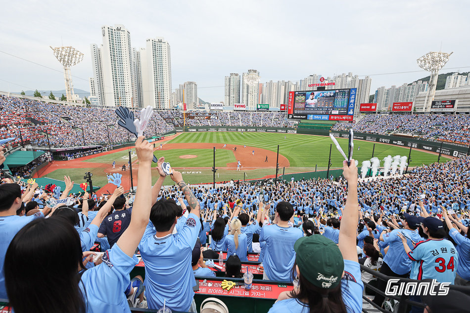 사직구장을 가득 메운 팬들. 사진제공｜롯데 자이언츠