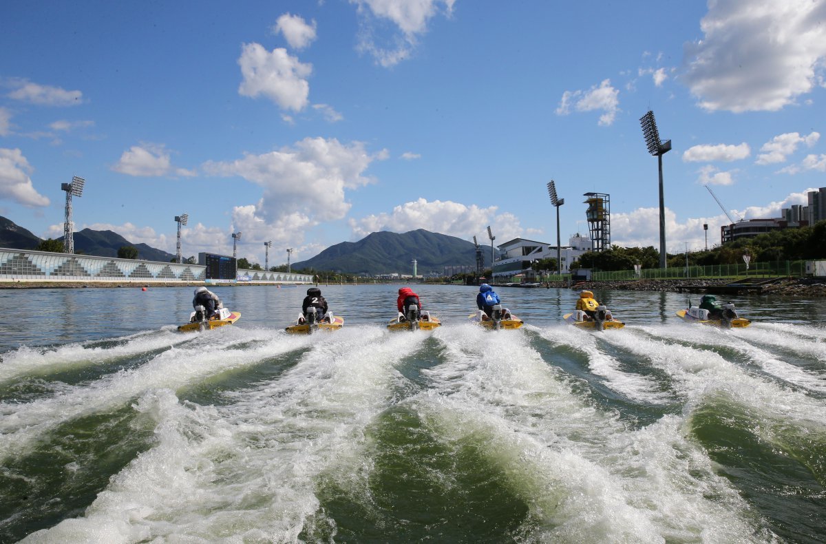 계류장에서 동시에 출발하는 온라인 스타트. 사진제공 | 국민체육진흥공단