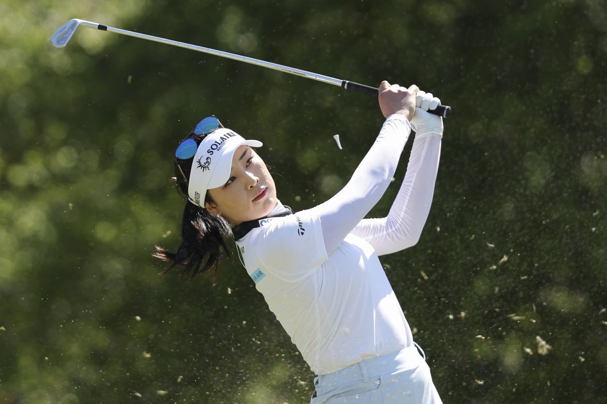 LPGA 투어 진출 첫 해 극심한 부진에 빠져있는 윤이나가 7일 개막하는 KLPGA 투어  제주삼다수 마스터스에서 분위기 반전에 나선다.  올해 첫 국내 무대에 서는 윤이나는 분위기 반전에 성공할 수 있을까. AP뉴시스