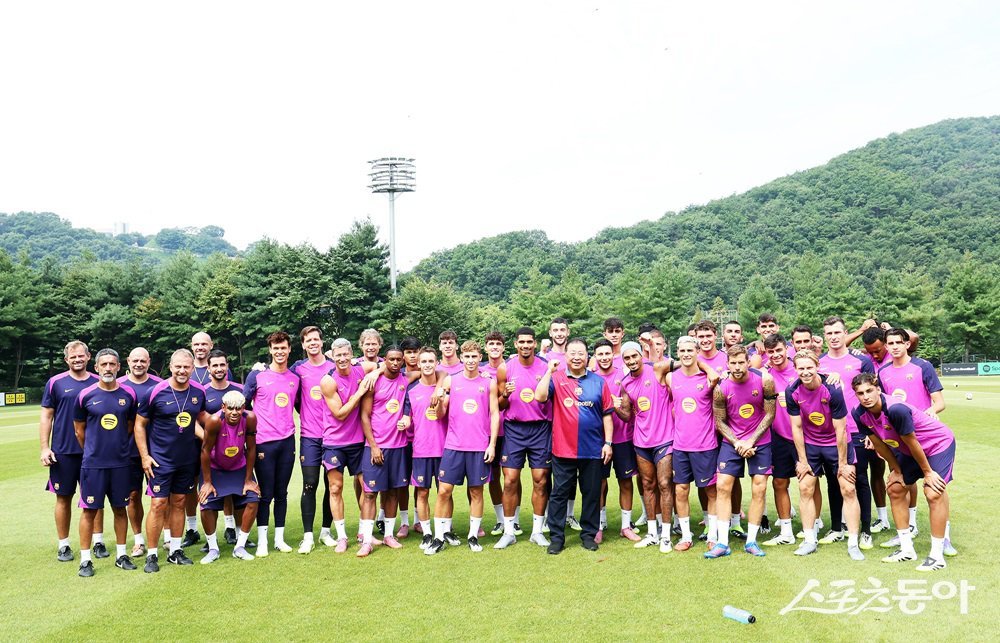 세계적 명문 FC바르셀로나, 파주 NFC에서 훈련 모습. 사진제공ㅣ파주시 