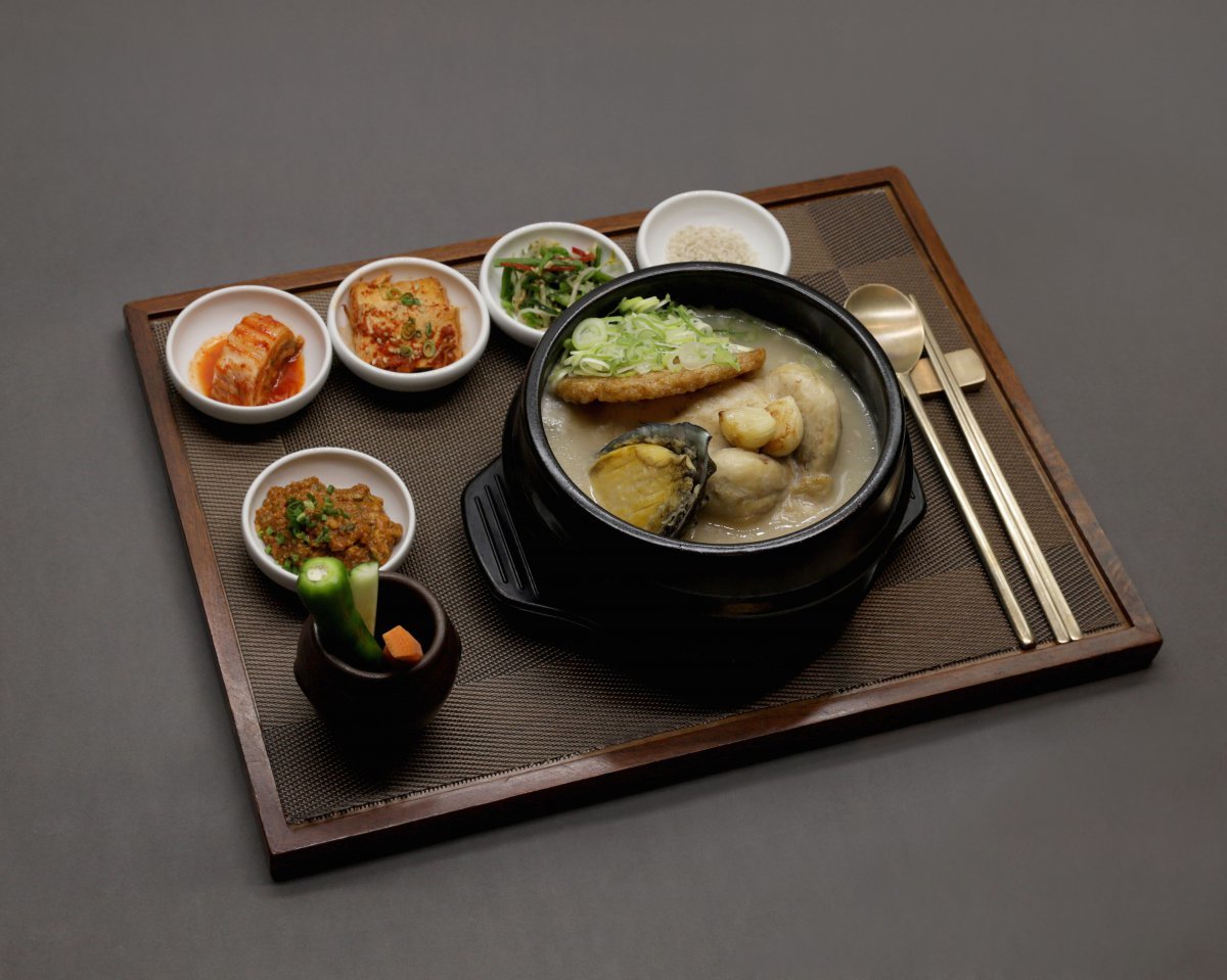 반얀트리 서울 뱅커스 클럽 누룽지 삼계탕 반상