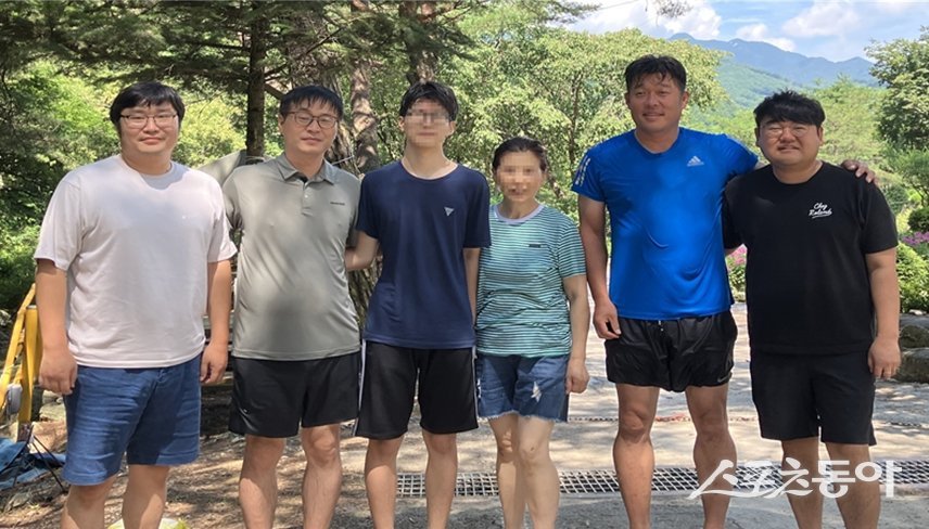 여주도시공사(사장 임명진)는 최근 공사 직원들이 휴가 중 강원도 계곡에서 물놀이 사고를 목격하고 신속한 구조활동을 펼쳐 피서객 두 명의 생명을 구했다. 사진제공｜여주도시공사