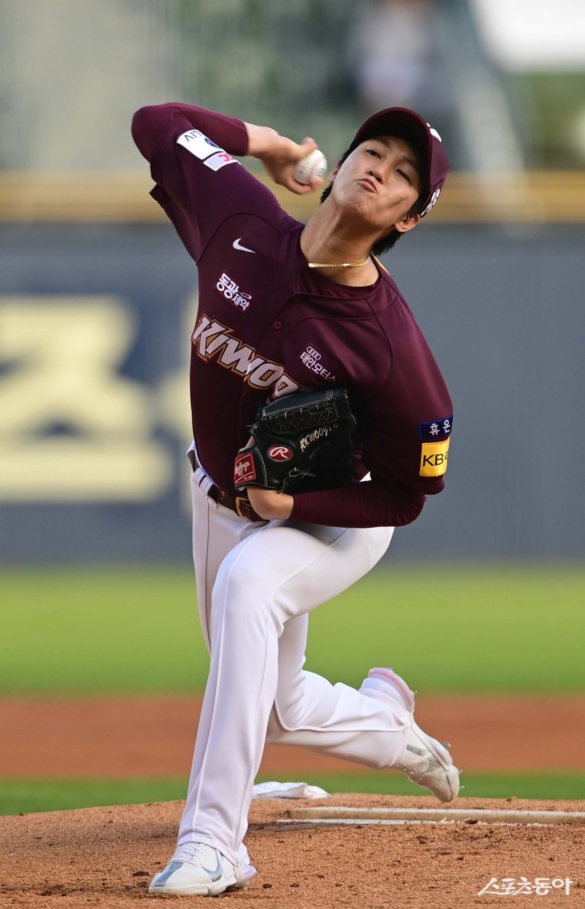 키움 안우진은 최근까지도 “내가 마운드에 올라가서 팀이 몇 승이라도 더 하면 좋겠다”고 진심을 전했었다. 그의 부상이 더 안타까운 이유다. 스포츠동아 DB