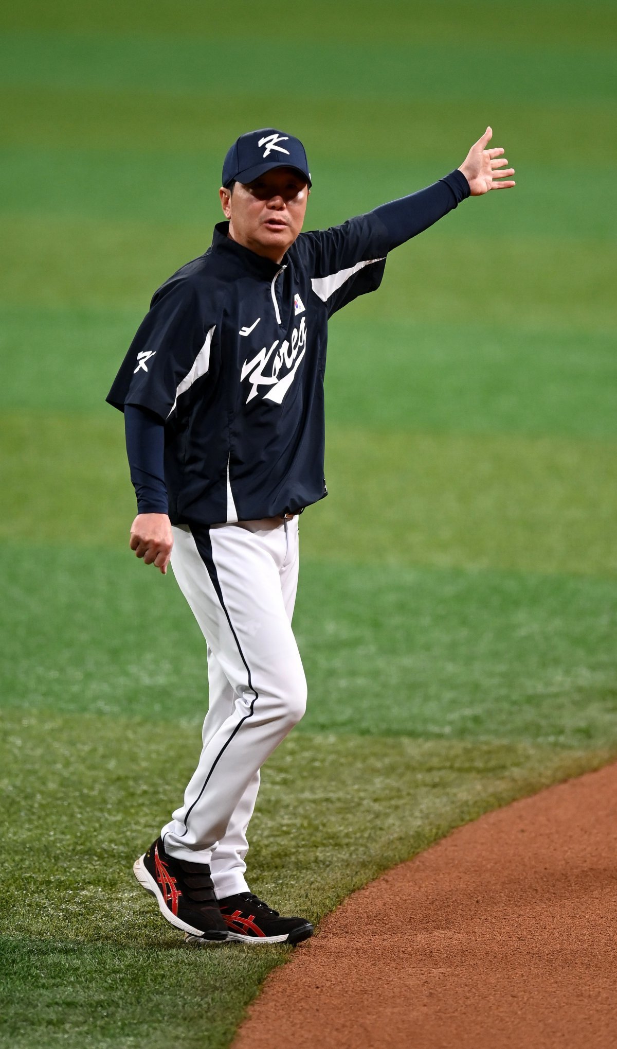 류지현 야구국가대표팀 감독이 6일 미국으로 출국했다. 내년 3월 열리는 WBC에 앞서 전력분석을 위한 출장이다. 스포츠동아 DB