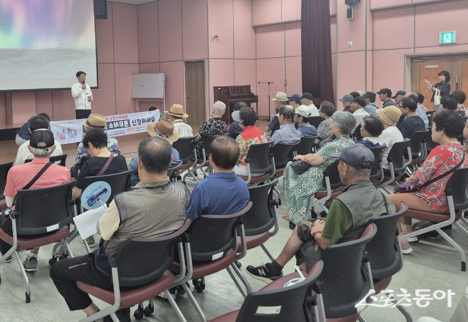 정종복 기장군수가 민생회복 소비쿠폰 홍보 캠페인에 직접 참여하는 등 적극적인 홍보 활동으로 군민들의 소비쿠폰 신청을 독려하고 있다. (사진제공=기장군)