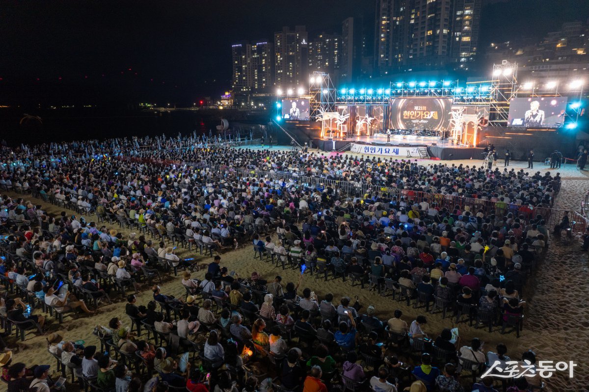 국민가수 고(故) 현인 선생을 추모하고 뒤를 이을 신인가수를 발굴하기 위한 제21회 현인가요제가 지난 2일과 3일 부산 서구 송도해수욕장 특설무대 일원에서 성황리에 개최됐다. (사진제공=부산 서구)