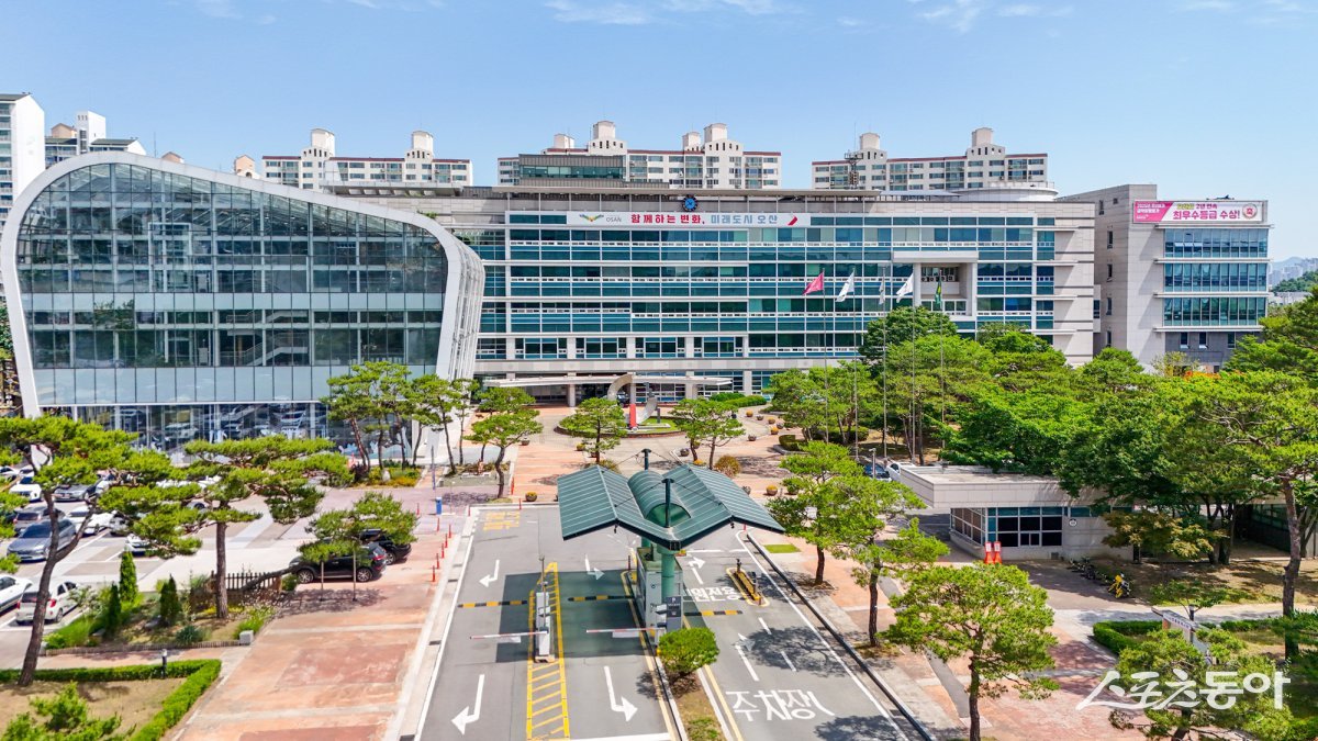 오산시(시장 이권재)가 공직 채용 과정에 인공지능(AI) 기술을 전격 도입하며, 인사행정의 디지털 혁신을 본격화하고 있다(오산시청 전경). 사진제공｜오산시