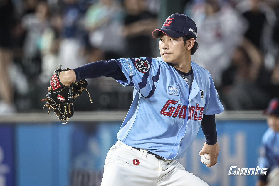 롯데 좌완 파이어볼러 홍민기가 필승조에 합류한 뒤 불펜 운영이 한층 수월해졌다. 사진제공|롯데 자이언츠