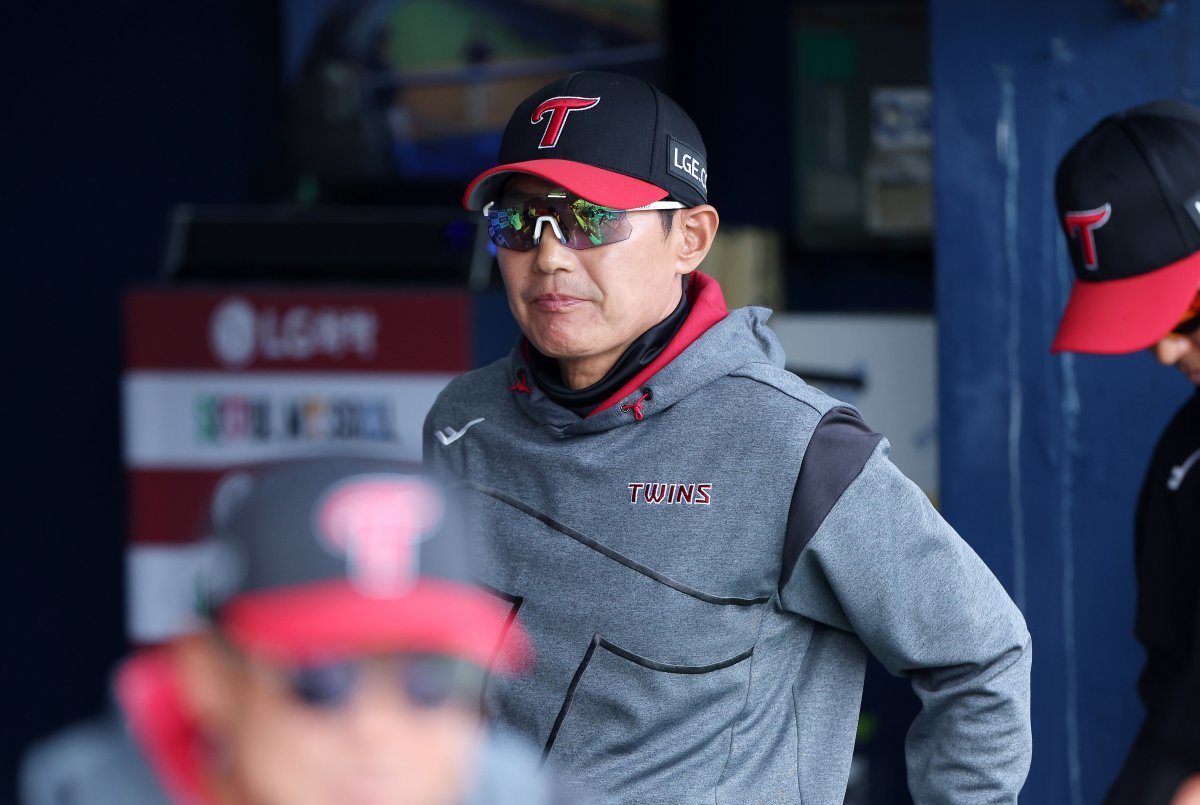 염경엽 LG 감독은 통합 우승을 차지했던 2023시즌처럼 7~8명의 필승조를 구축하려 한다. 남은 시즌 주안점이다.｜뉴시스