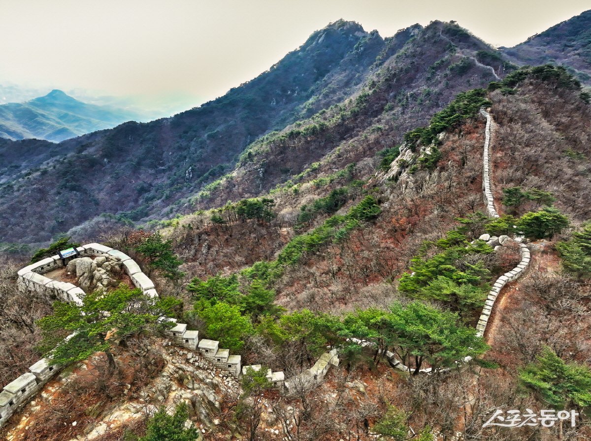 북한산성 성벽(시단봉 구간) 사진제공ㅣ고양시