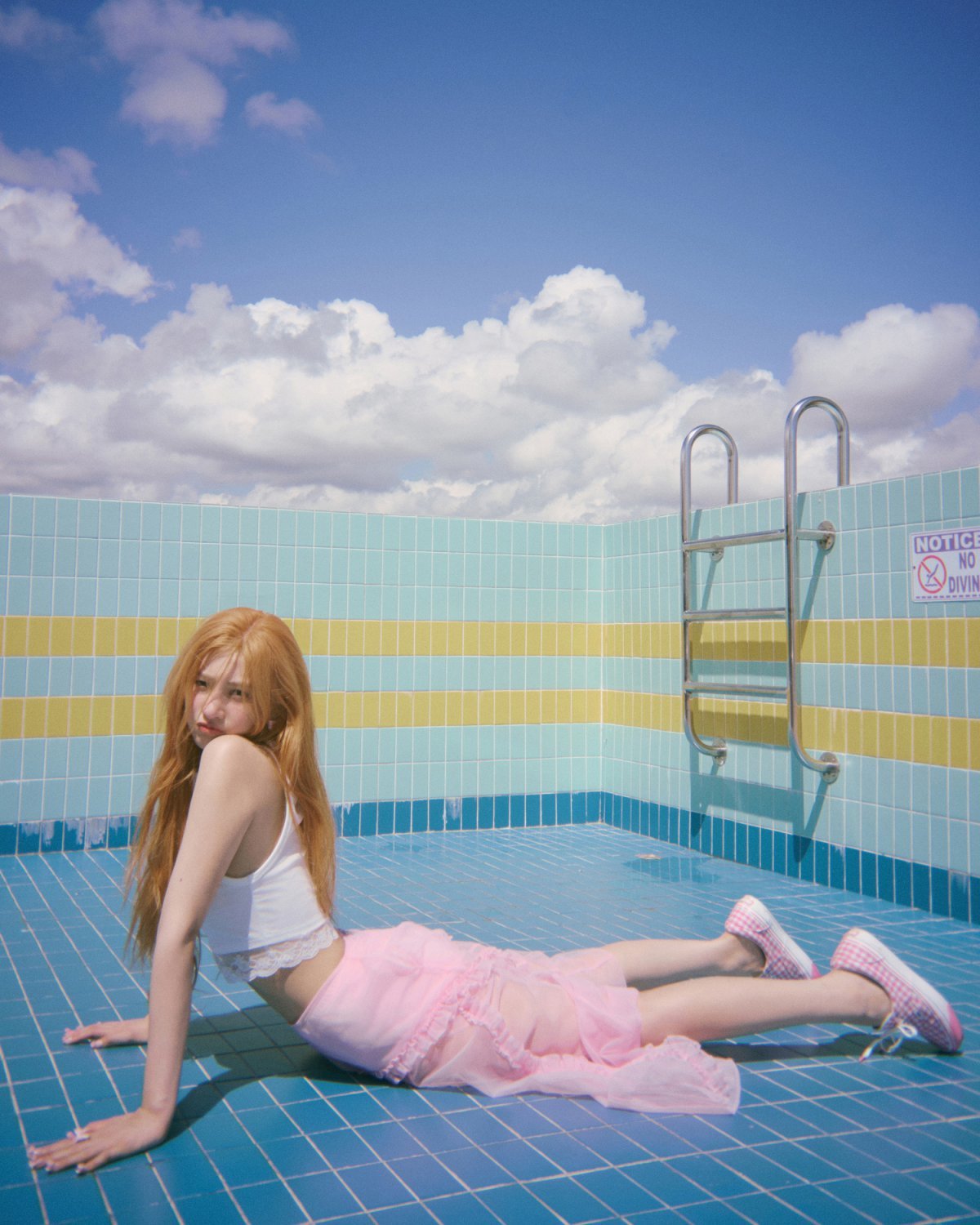 레드벨벳 조이가 첫 솔로 미니앨범 ‘From JOY, with Love’로 여름 감성을 정조준한다.타이틀곡 ‘Love Splash!’는 청량한 무드 속 사랑의 시작을 담은 조이표 서머송이다. 사진제공|SM엔터테인먼트