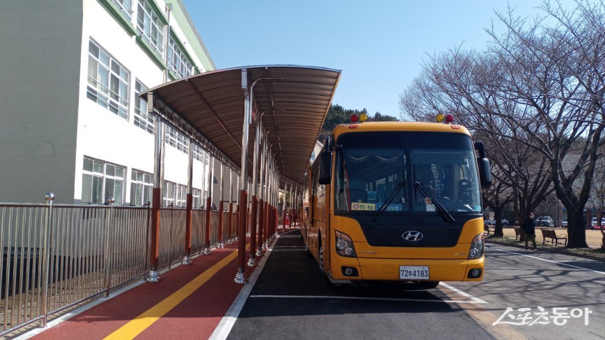 부산교육청, 부산 학생 먼 거리 등하교 더 안전하고 편리하게_붙임(부산혜남학교 통학버스). (사진제공=부산시교육청)