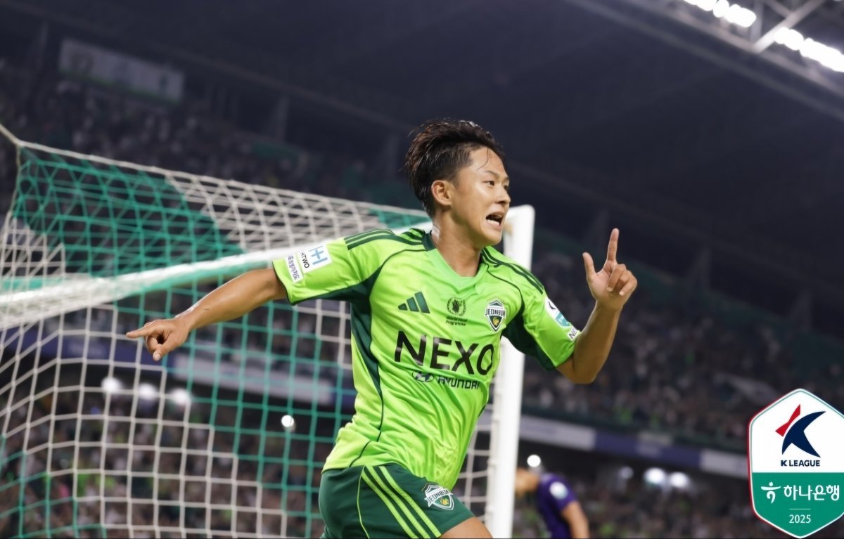 전북 이승우가 8일 전주월드컵경기장에서 열린 안양과 K리그1 홈경기에서 후반 막판 결승골을 성공시킨 뒤 환호하고 있다. 사진제공|한국프로축구연맹