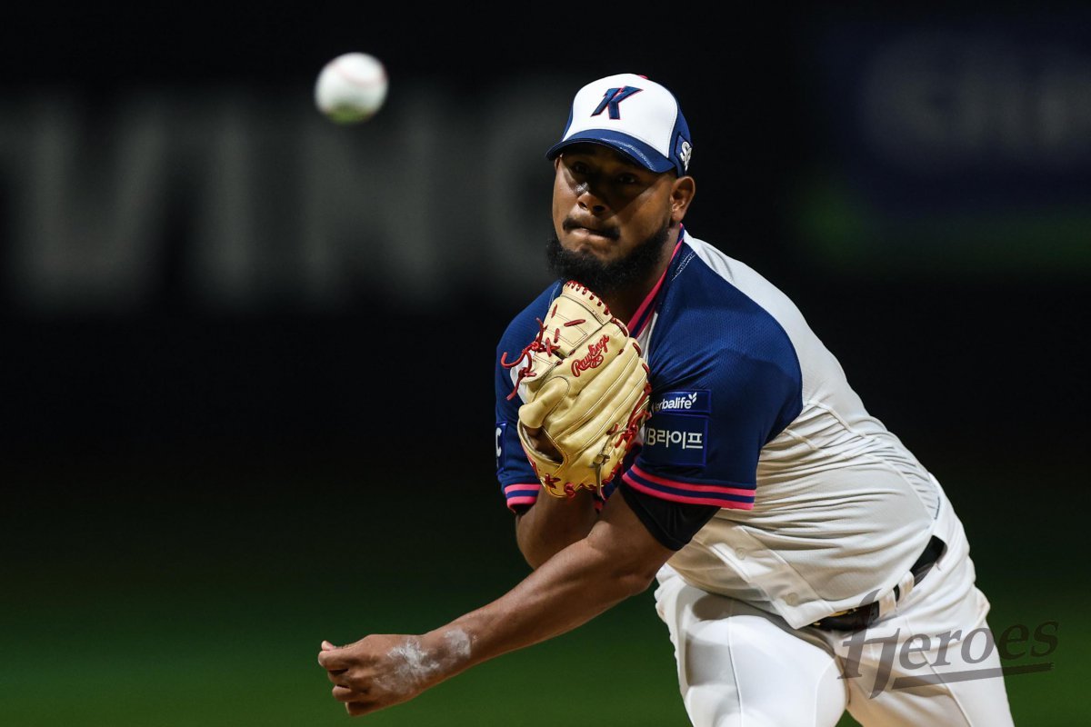 키움 메르세데스는 9일 고척 두산전에서 KBO리그 데뷔전을 치렀다. 공격적인 투구로 5.1이닝 2실점을 기록하며 산뜻한 출발을 알렸다. 사진제공|키움 히어로즈