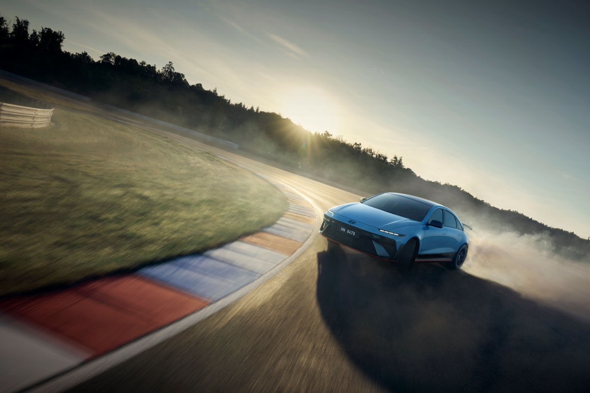 아이오닉 6 N은 ‘N 그린 부스트’ 모드에서 최고출력 650마력을 발휘하며, ‘N 런치 컨트롤’을 사용하면 정지 상태에서 시속 100km까지 단 3.2초 만에 도달한다. 사진제공 |현대차