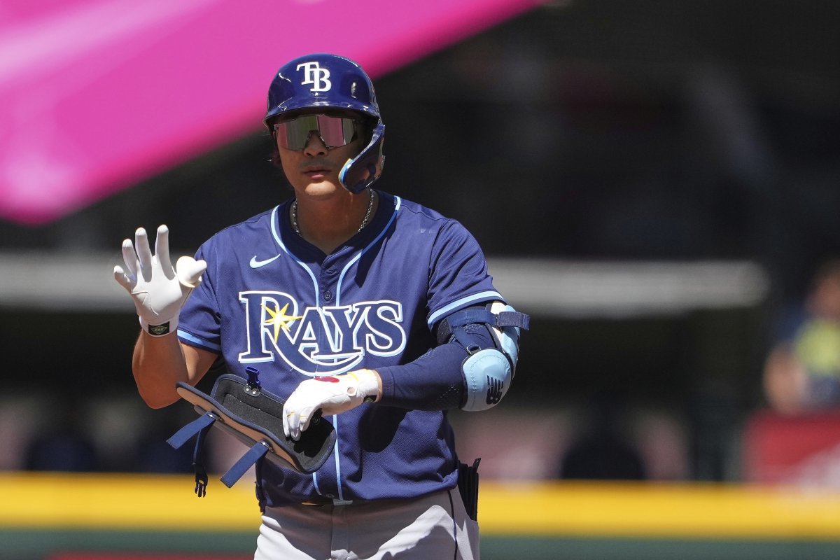 탬파베이 김하성이 11일(한국시간) T-모바일파크에서 열린 시애틀과 원정경기에서 2회초 1타점 2루타를 쳐낸 뒤 세리머니를 하고 있다. 김하성은 이날 3타수 2안타 1홈런 2타점의 맹타를 휘둘렀지만, 팀은 3-6으로 패해 3연패에 빠졌다. 시애틀(미 워싱턴주)|AP뉴시스