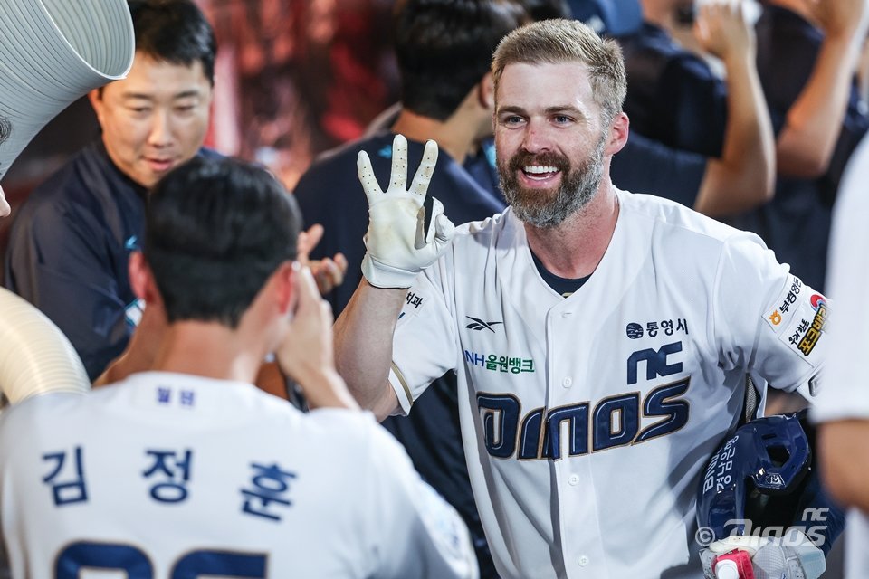 NC 데이비슨은 갈비뼈 부상에서 돌아와 8월 치른 8경기에서 홈런 5개를 터트리며 치열한 순위 싸움에 보탬이 되고 있다. 사진제공｜NC 다이노스
