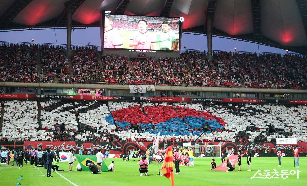 한국축구대표팀이 올해 10월 10일 서울월드컵경기장에서 브라질과 친선경기를 치를 것으로 보인다. 내년 6월 2026북중미월드컵을 앞두고 보완해야 할 점을 찾을 수 있는 기회다. 사진은 2022년 6월2일 서울월드컵경기장에서 열린 브라질전. 당시 한국은 브라질에 1-5로 패했다. 스포츠동아DB