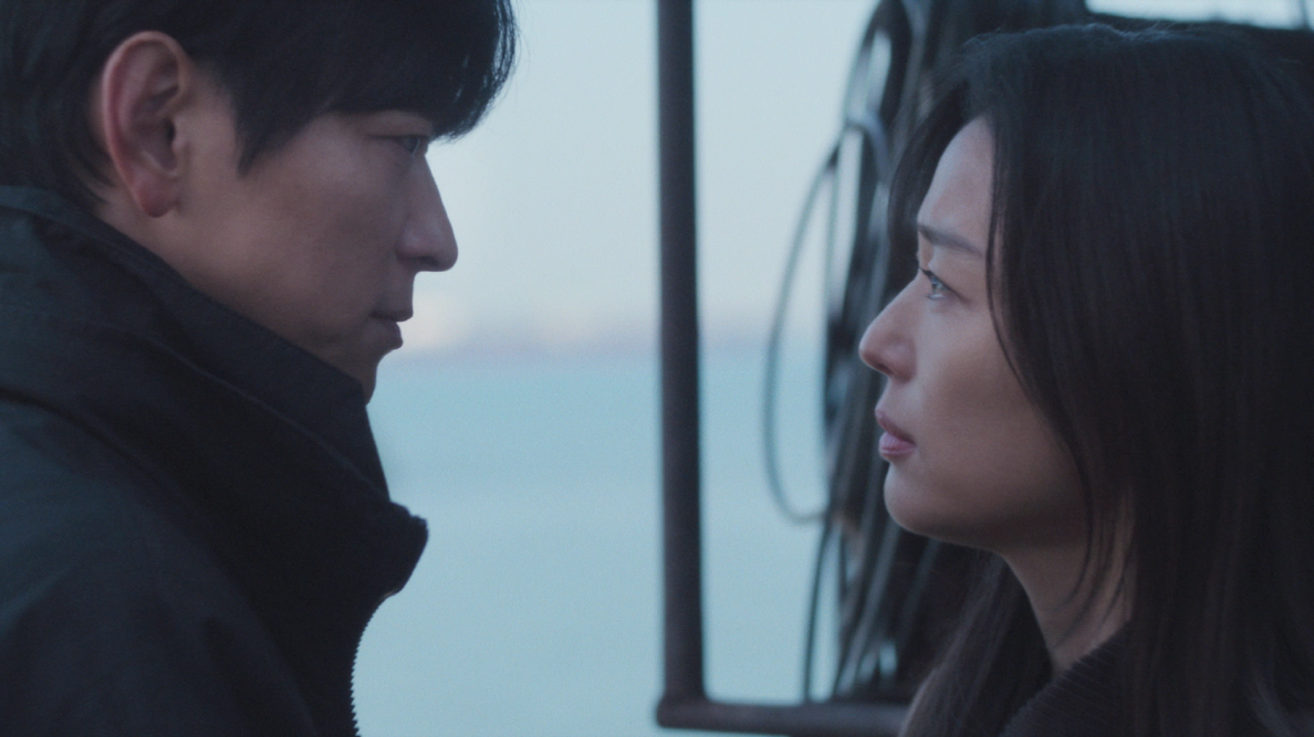 디즈니+ 오리지널 시리즈 ‘북극성’이 전지현과 강동원의 첩보 케미를 담은 듀오 포스터를 공개하며 글로벌 기대감을 끌어올렸다. 사진제공 | 월트 디즈니 컴퍼니 코리아