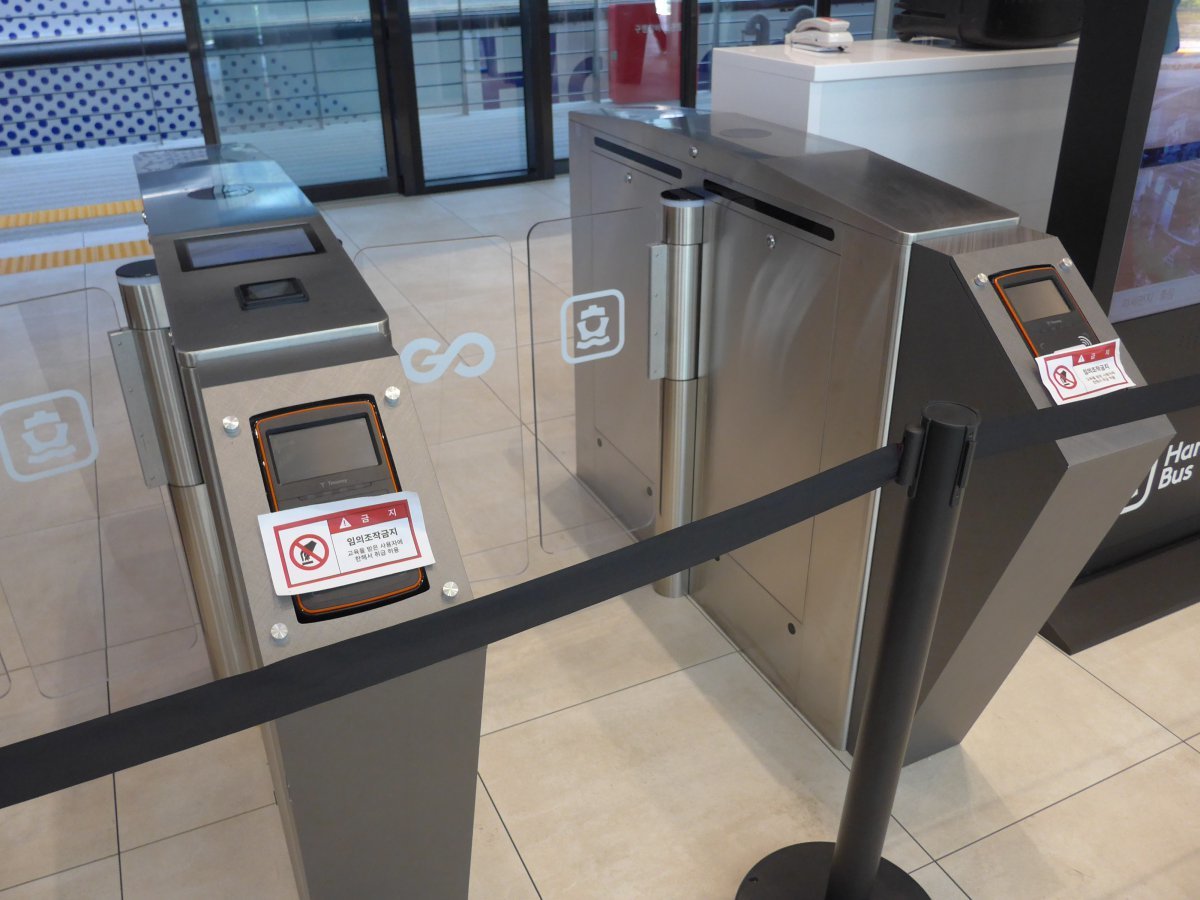 한강버스는 기후동행카드, 교통카드 환승할인이 적용된다.