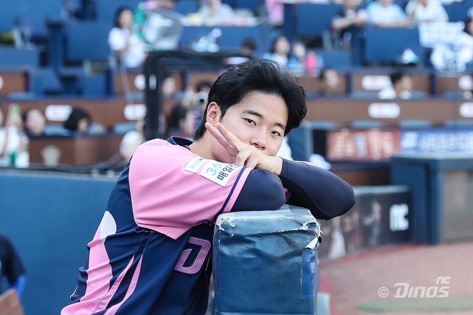 NC 김영규는 8일 창원 KIA전에서 올 시즌 10홀드를 달성했다. 지난해부터 그를 괴롭혔던 왼쪽 팔꿈치 부상과 싸우면서도 4년 연속 10홀드라는 값진 기록을 거뒀다. 사진제공|NC 다이노스