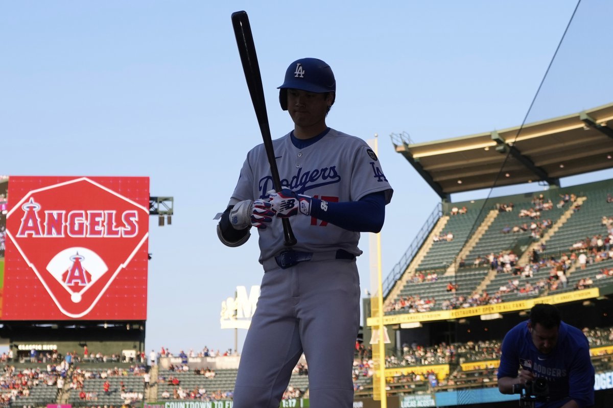 다저스 오타니는 13일(한국시간) 에인절스와 원정경기에서 시즌 43호 홈런을 터트렸다. 그는 이 홈런을 NL 홈런 단독 선두로 올라섰다. LA(미 캘리포니아주)|AP뉴시스