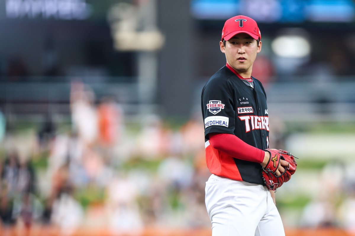 윤영철은 다음달 4일 일본 요코하마에서 토미존 수술을 받는다. 그는 지난달 왼쪽 팔꿈치 부상으로 이탈한 지 1달 만에 수술 진행을 최종적으로 결정했다. 사진제공|KIA 타이거즈