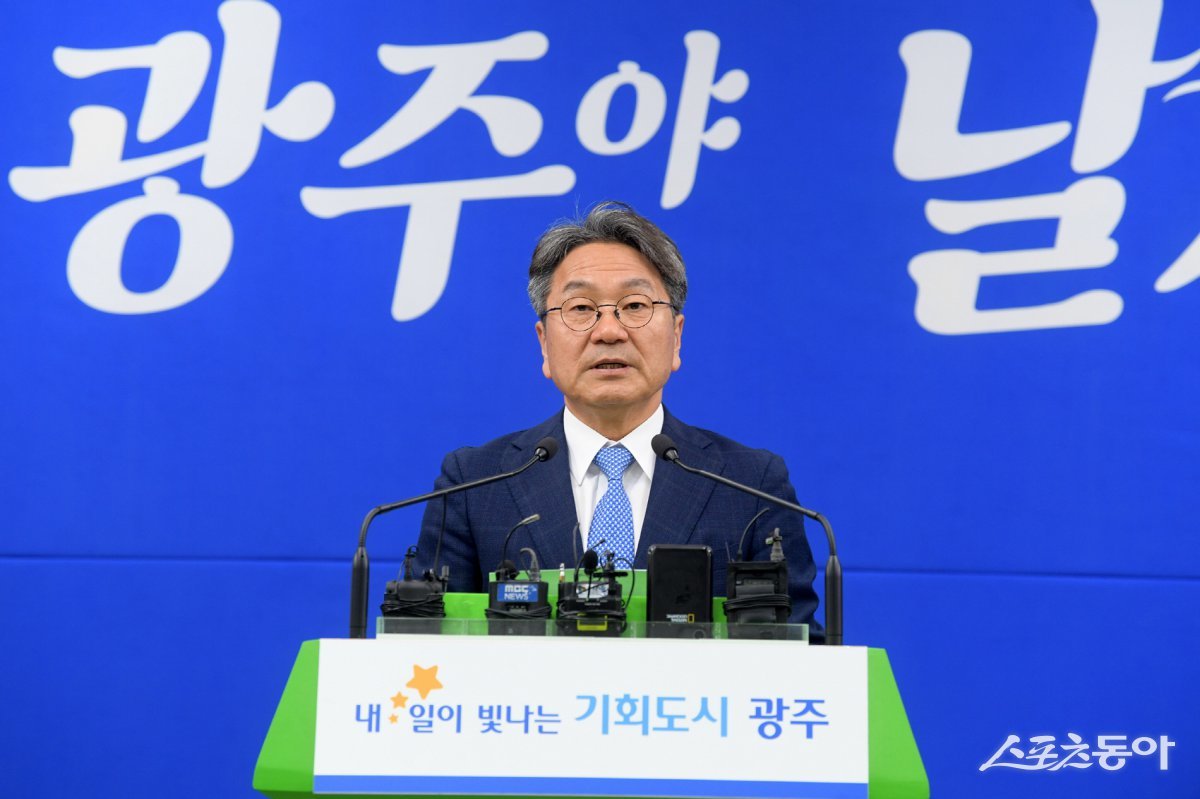 강기정 광주광역시장이 13일 시청 브리핑룸에서 ‘국정과제 반영 성과 브리핑’을 하고 있다. 사진제공=광주광역시