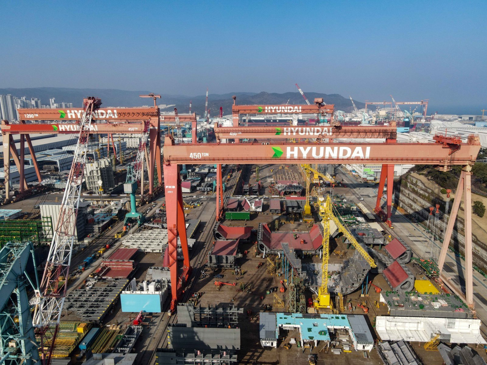 HD현대가 이달 말 예정된 한·미 정상회담을 앞두고, 한·미간 조선협력 강화 프로젝트, ‘마스가’(MASGA)의 성공을 위해 발벗고 나섰다. HD현대중공업 야드 전경. 사진제공 |HD현대