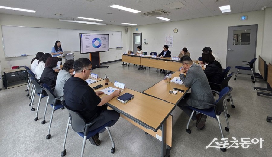 인천 부평구의회 의원연구단체는 안산시의 주요 다문화 정책 거점과 특화 지역을 방문해 정책 연구를 진행했다. 사진제공|인천 부평구의회