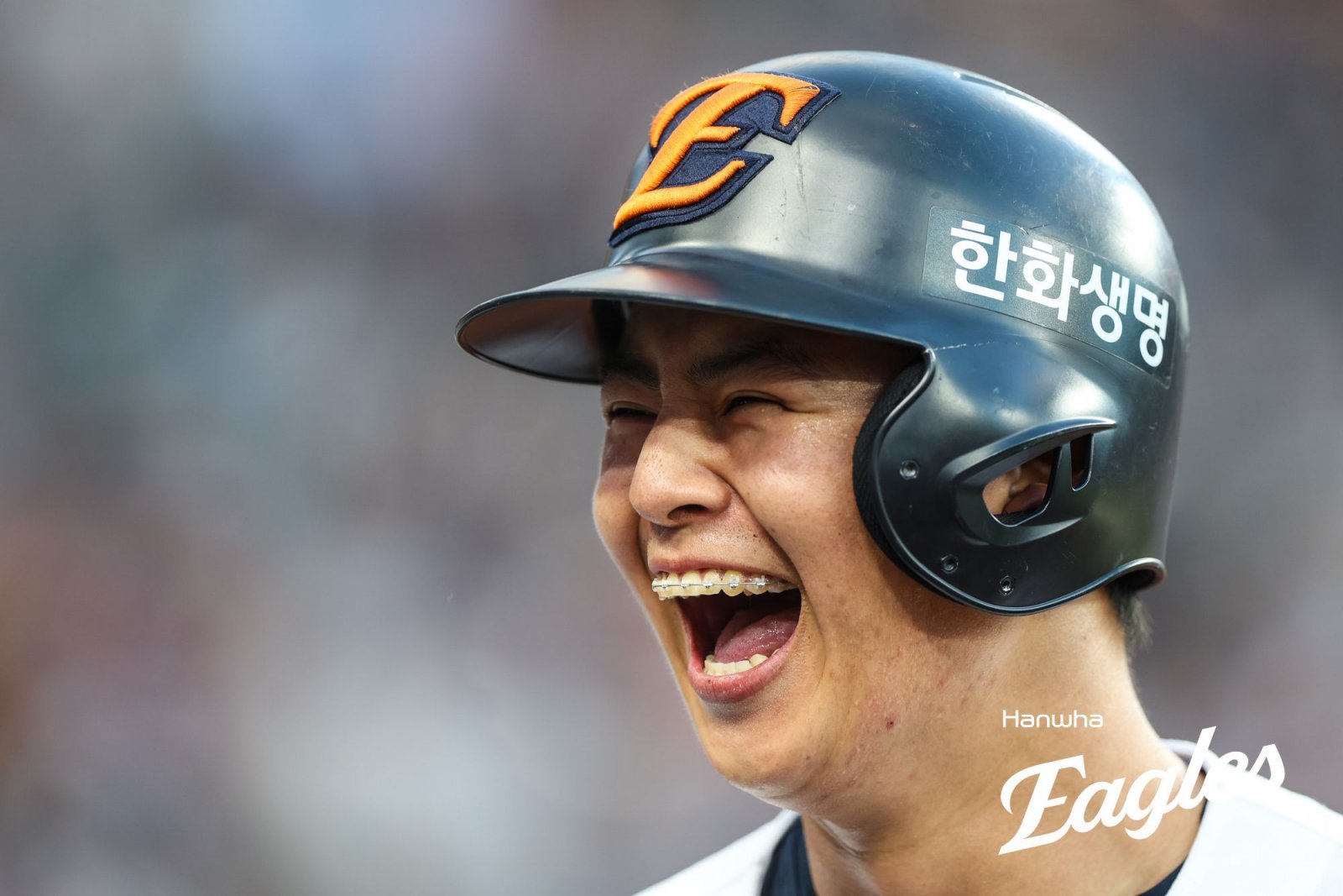 한화 노시환이 14일 대전한화생명볼파크에서 열린 롯데와 홈경기 2회말 좌익수 키를 넘기는 2루타를 친 뒤 활짝 웃고 있다. 사진제공|한화 이글스