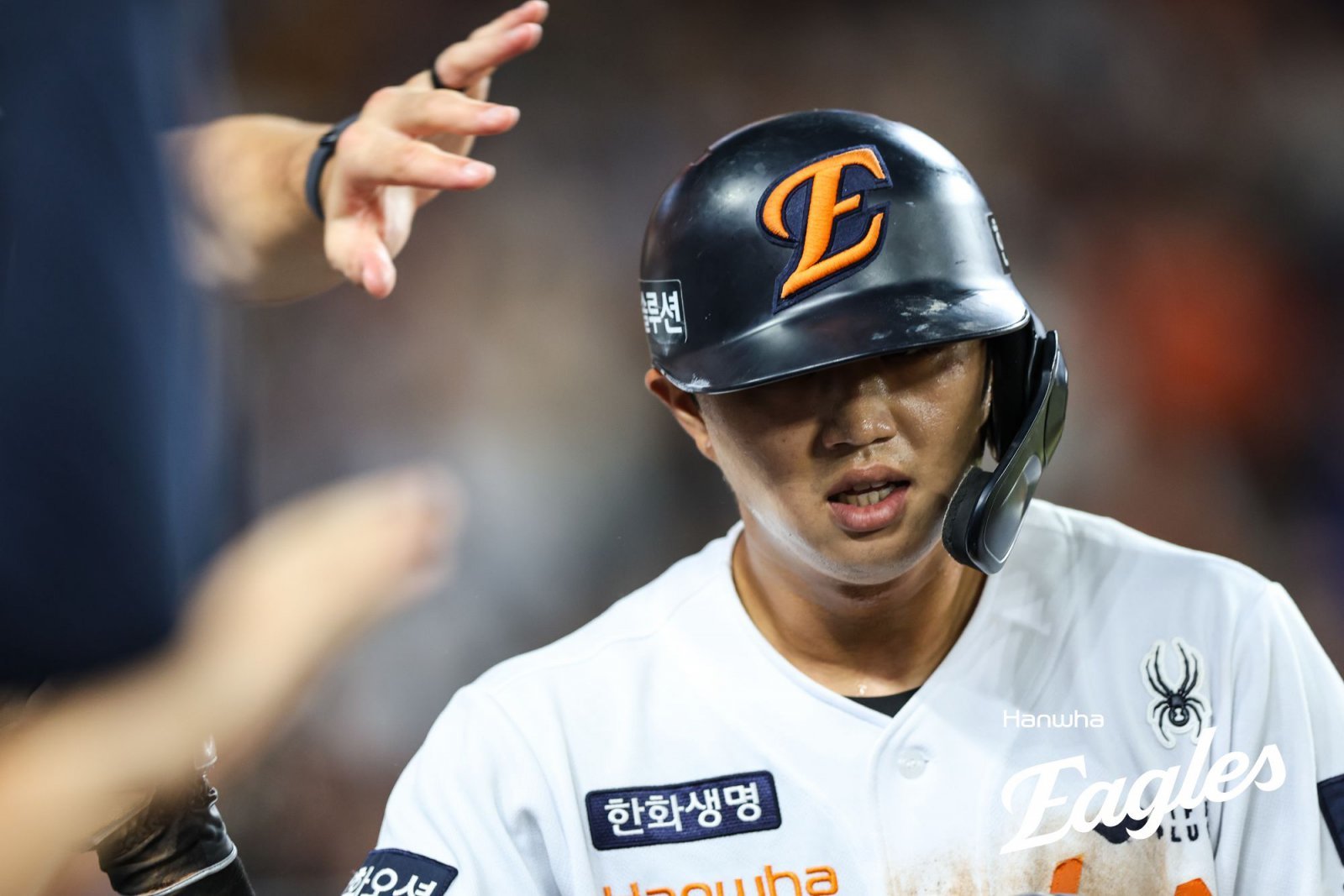 한화 이원석이 14일 대전한화생명볼파크에서 열린 롯데와 홈경기 4-4로 맞선 연장 11회말 2사 만루서 끝내기 밀어내기 볼넷을 얻어내며 승리를 이끌었다. 사진제공|한화 이글스