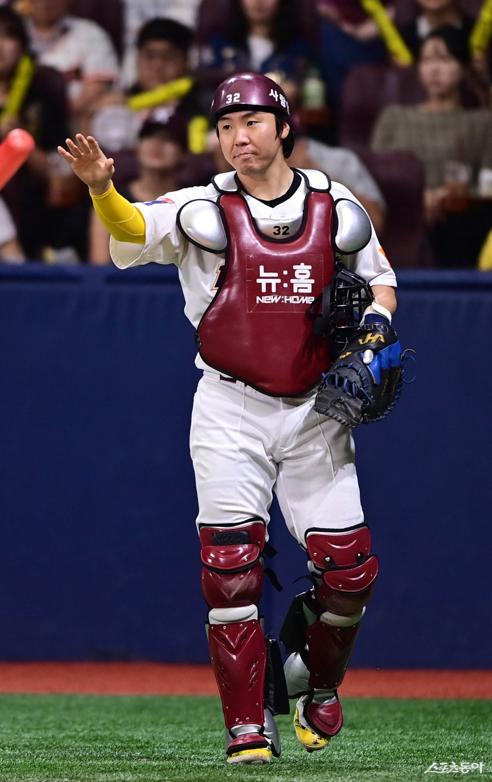 키움 히어로즈 포수 김재현이 발목 수술을 받아 올 시즌을 마감했다. 김재현은 19일 서울 세종스포츠정형외과에서 오른쪽 발목 골편 및 골극 제거술과 인대 봉합술을 받을 예정이다. 스포츠동아 DB