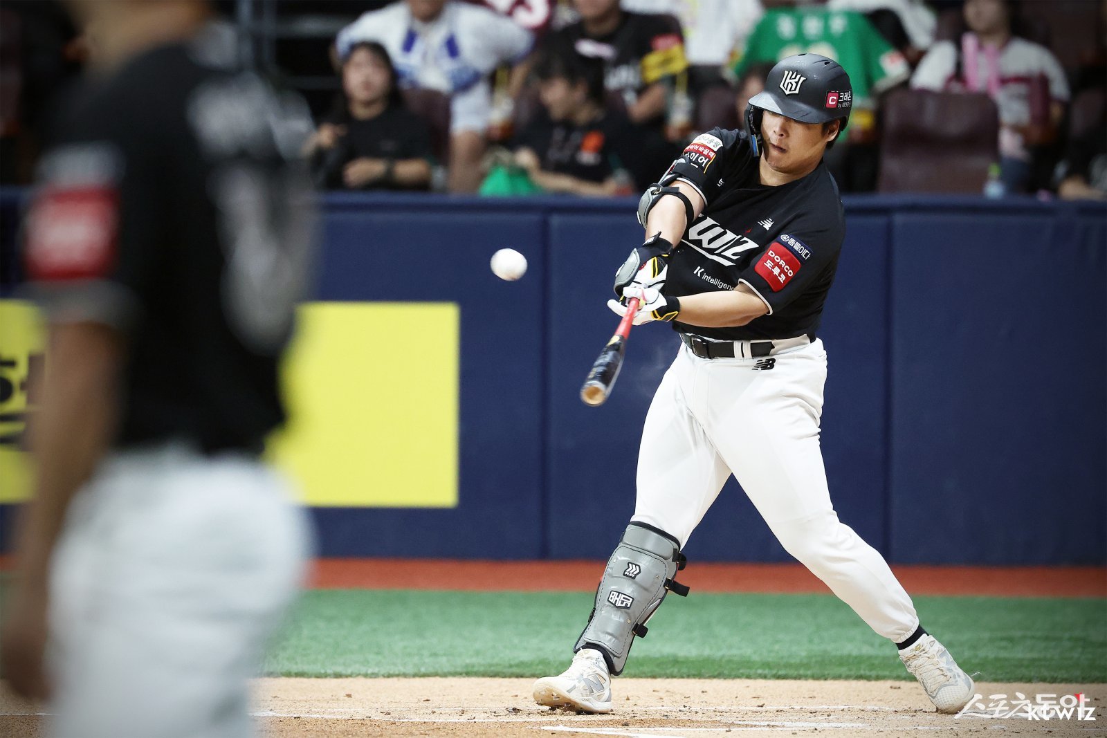 KT 강백호가 17일 고척스카이돔에서 열린 키움과 원정경기에서 5타수 2안타 2타점을 기록하며 팀의 5-3 승리를 이끌었다. 강백호는 8월 월간 타율 0.358로 타격감을 끌어올렸다. 사진제공｜KT 위즈