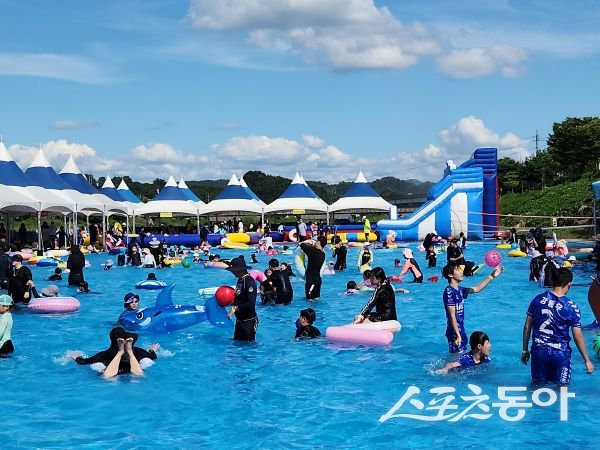 문정 야외 물놀이장이 활발히 운영되고 있는 모습. 사진제공ㅣ영주시