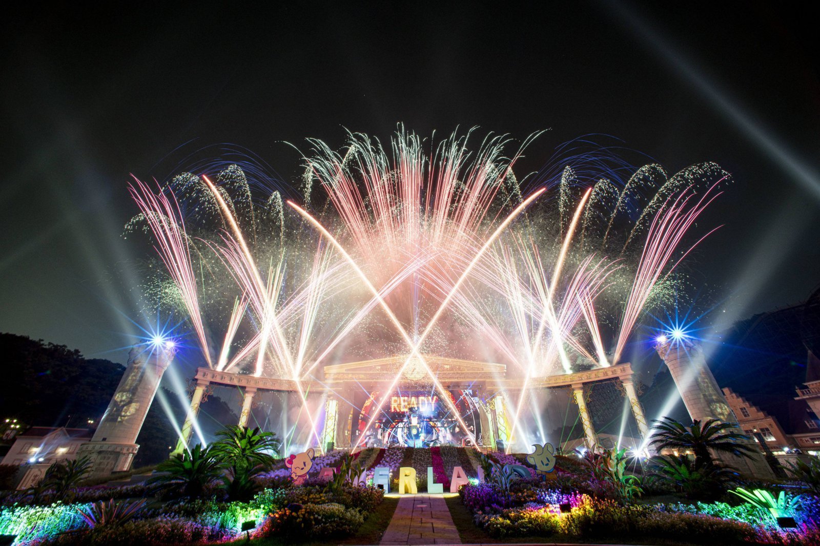 에버랜드 멀티미디어 불꽃쇼 ‘렛츠댄스 주크 박스’