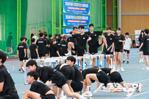 대한육상연맹 꿈나무선수단이 예천서 하계합숙 훈련을 실시하고 있다. 사진제공 ㅣ 예천군