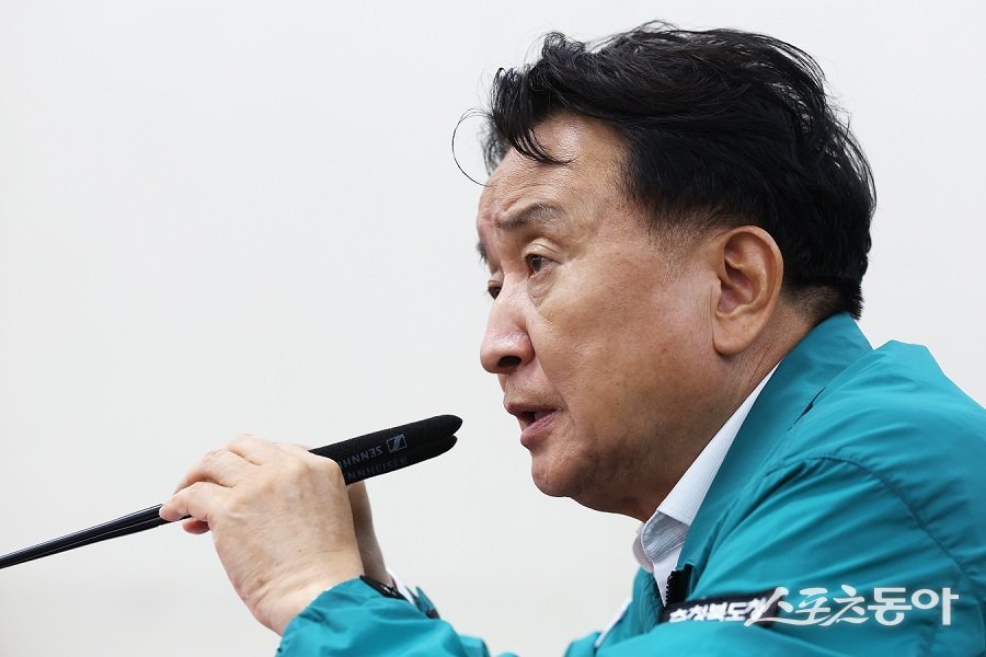 김영환 충북도지사가 지난 18일 확대간부회의에서 “새로운 정책은 실행력뿐 아니라 성찰과 보완의 과정이 매우 중요하다”고 강조했다(김영환 충북도지사). 사진제공|충북도