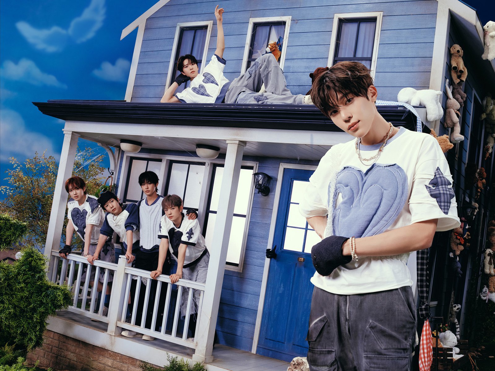 NCT WISH가 세 번째 미니앨범 ‘COLOR’로 한층 확장된 음악 스펙트럼을 선보인다. 타이틀곡 ‘COLOR’는 강렬한 사운드와 자신감을 담은 메시지로 그룹의 색깔을 각인시킬 예정이다. 사진제공|SM엔터테인먼트