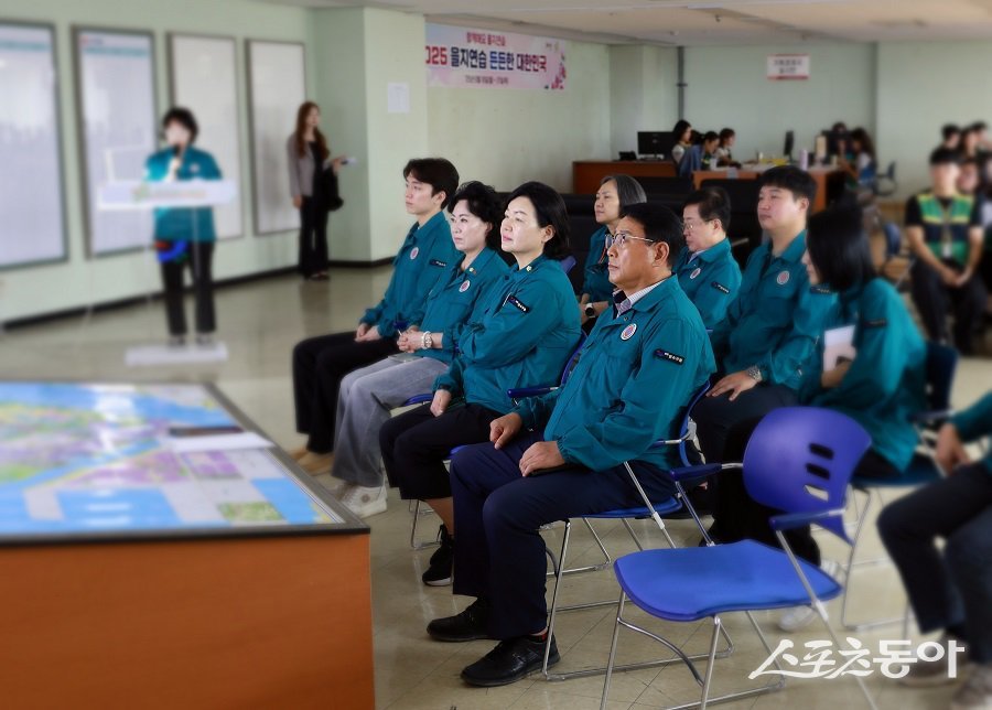 인천 연수구의회, 2025년 을지연습 현장 방문하여 현장 근무자들을 격려했다. 사진제공|인천 연수구의회