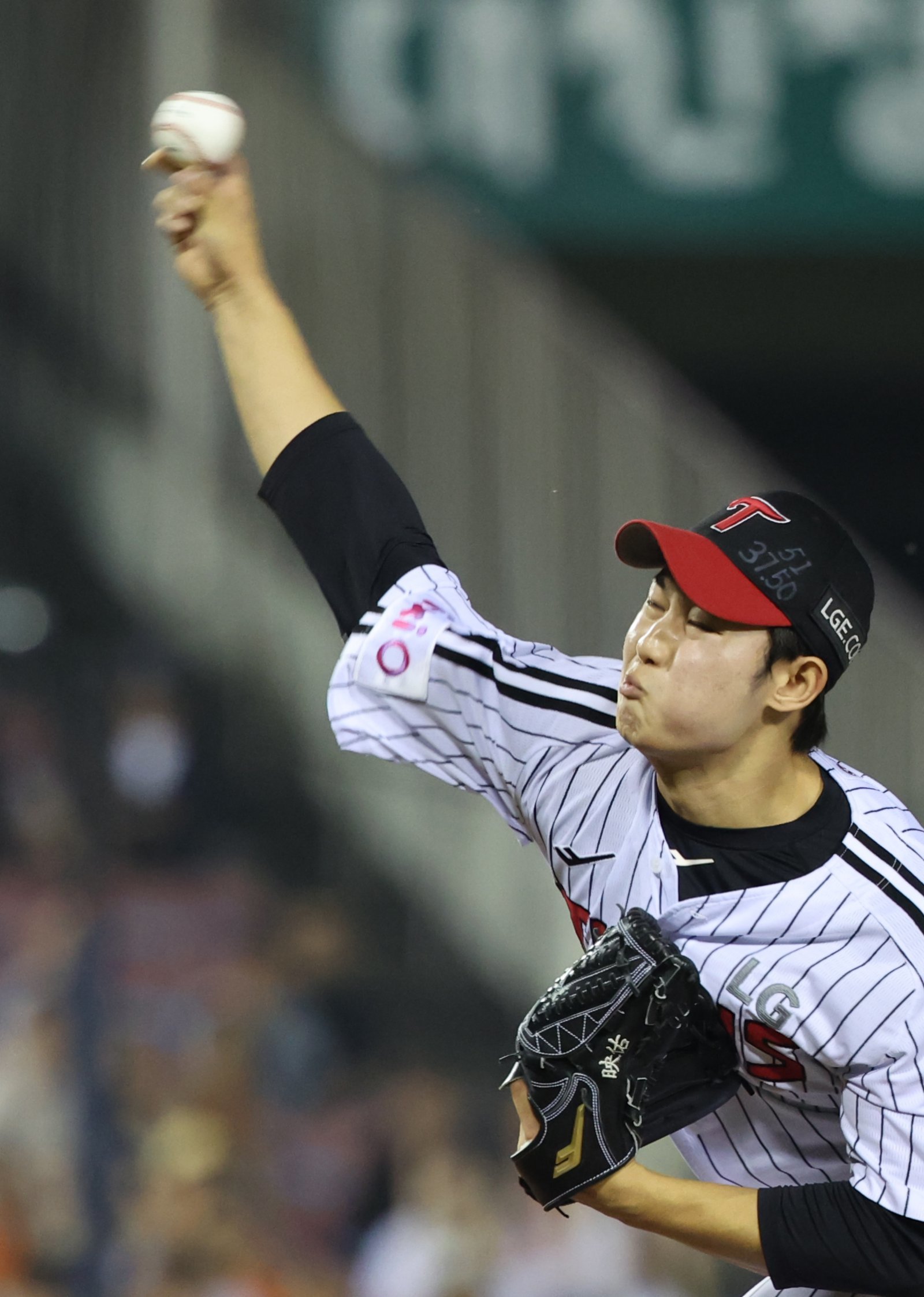 LG 김영우는 데뷔 첫해부터 위력적인 구위를 앞세워 불펜진의 한축으로 성장하고 있다.|뉴시스