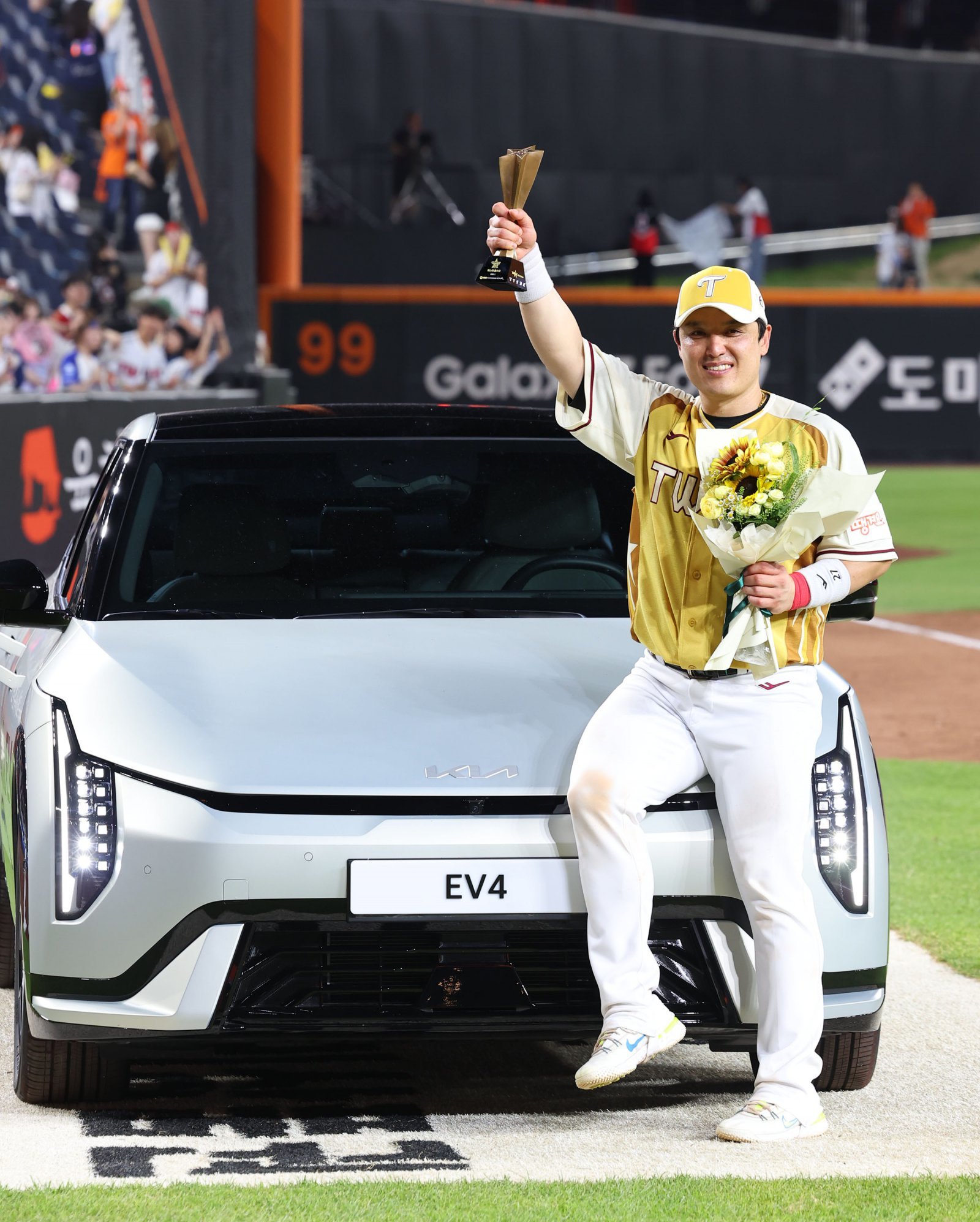 7월 12일 대전한화생명볼파크에서 열린 2025년 KBO리그 올스타전에서 MVP를 차지한 박동원. 대전|뉴시스