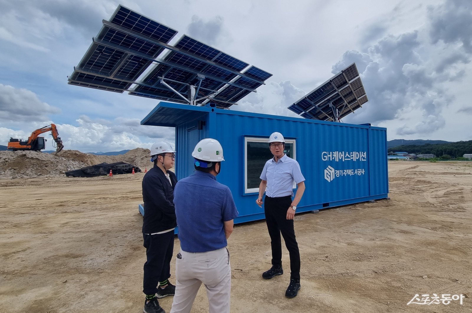 경기주택도시공사(GH)는 지난 20일 양주 은남일반산업단지 부지조성공사 현장에 근로자들의 안전과 건강을 위한 스마트 휴게공간 ‘GH 케어스테이션’을 설치했다. 사진제공｜경기주택도시공사