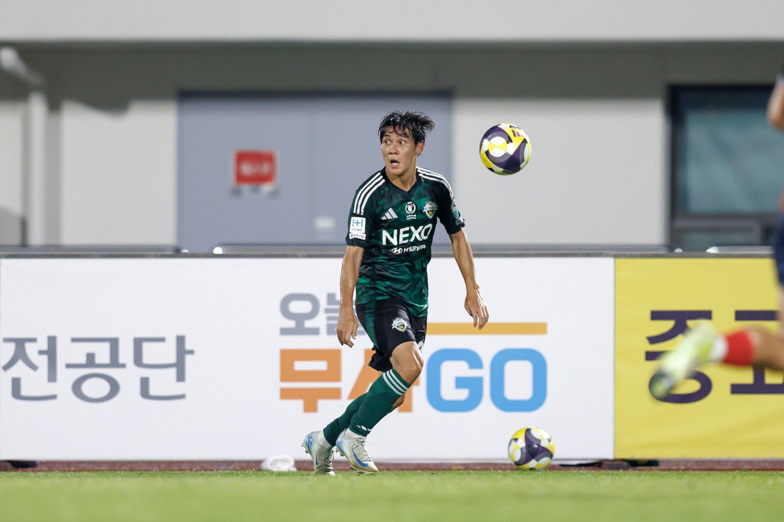 전북 최철순의 구단 레전드로서 숱한 우승을 통해 ‘왕조정신’을 느꼈다. ‘왕조정신’의 계승을 남은 축구인생의 목표로 삼은 그는 최근 N팀 경기를 소화하면서 후배들에게 자신의 경험을 전수하고 있다. 사진제공│한국프로축구연맹