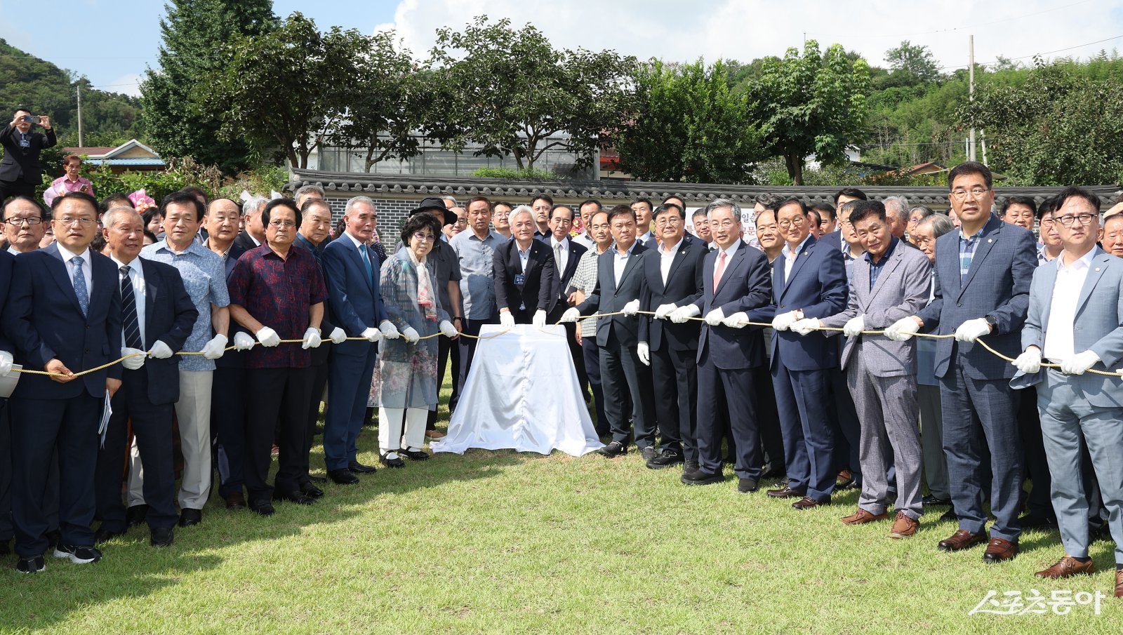 21일 정읍시 덕천면 신월리 증산 강일순 선생 탄생지에서 열린 전북자치도 종교문화유산 제1호 동판 제막식. 사진제공=정읍시