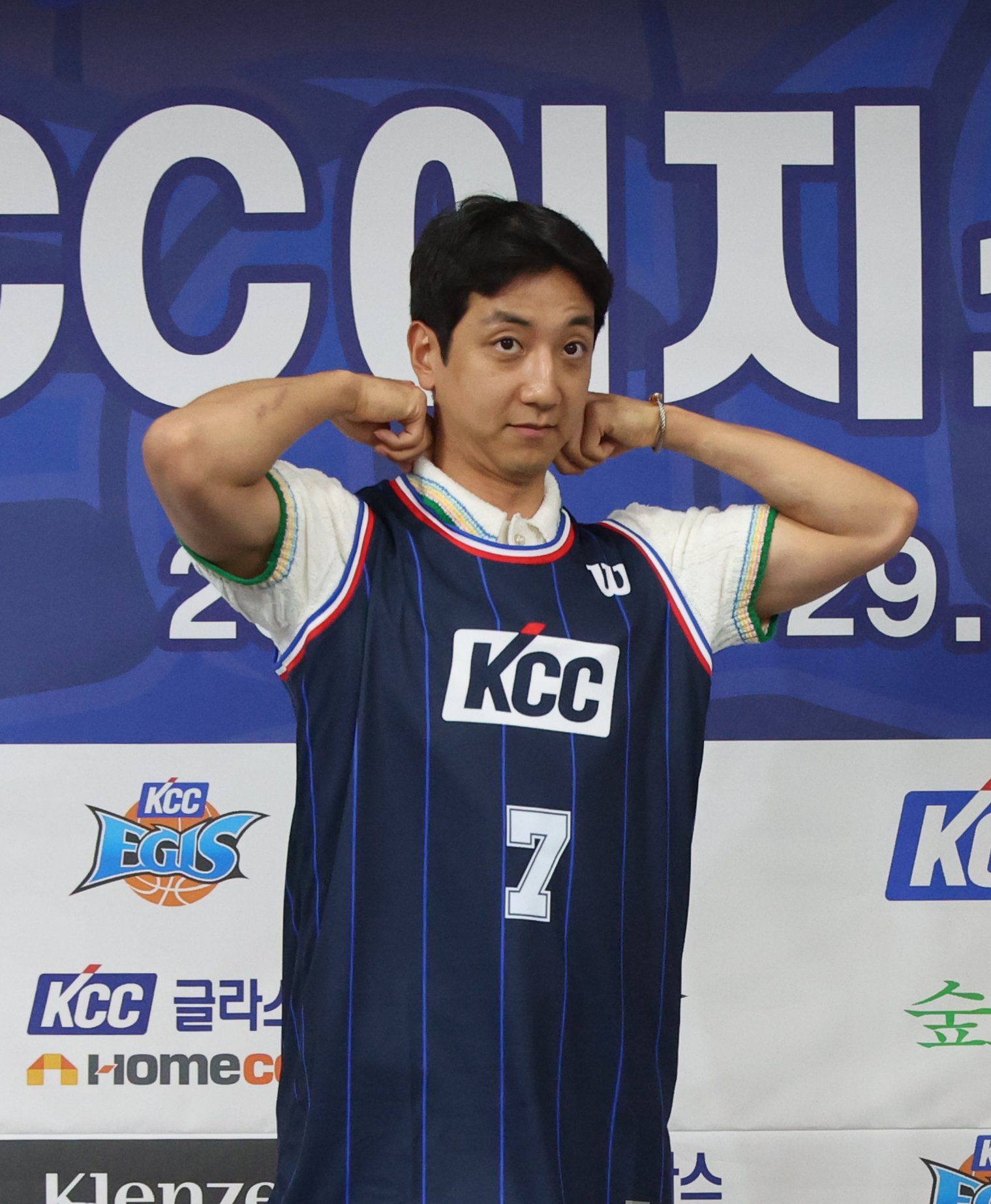 KCC 유니폼을 입은 가드 허훈. 뉴시스