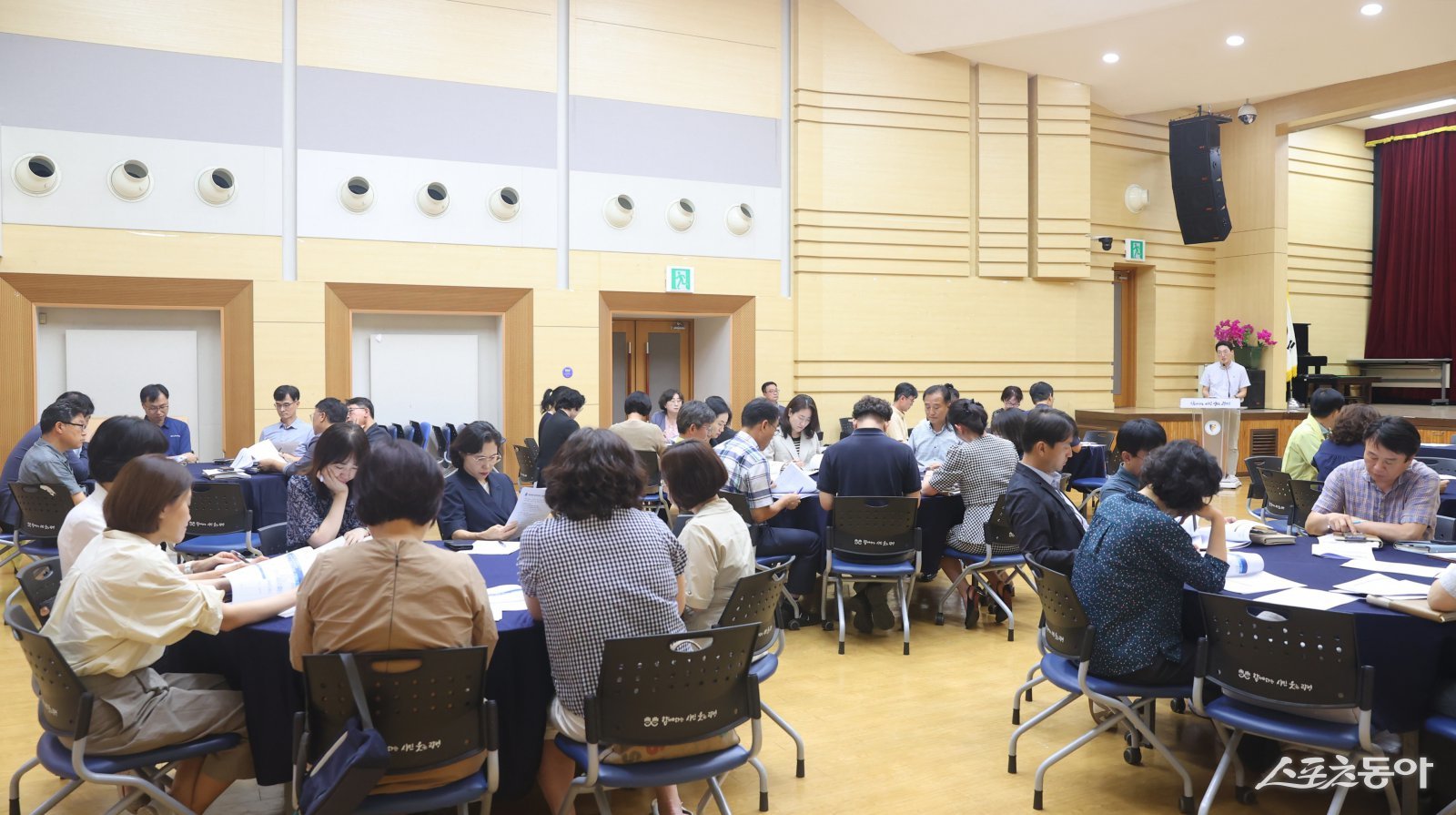 지난 21일 오후 시청 대회의실에서 ‘국정과제 대응 회의’가 진행 중이다. 사진제공｜광명시