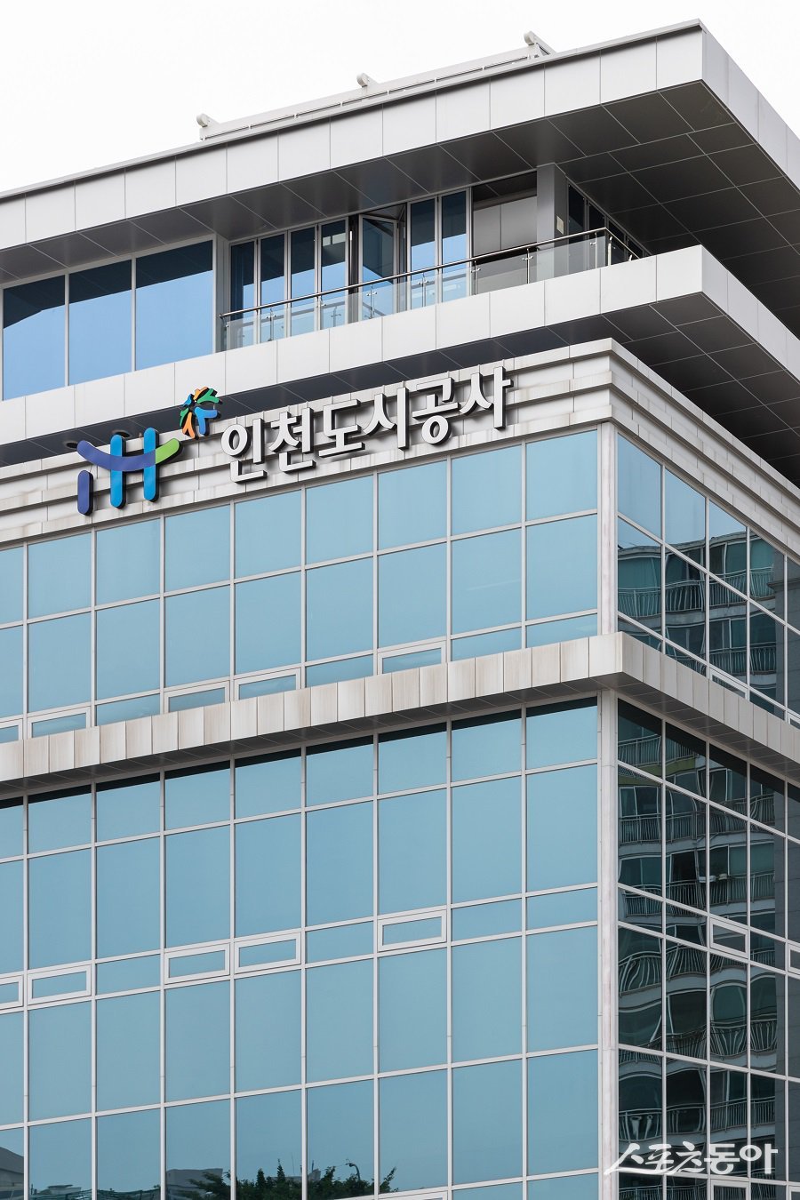 iH(인천도시공사)는 지난 21일 검단신도시 AA10-1블록에 위치한 ‘e편한세상 검단 웰카운티’ 단지 내 상가 14개 호를 오는 9월 분양할 예정이라고 밝혔다(도시공사 전경). 사진제공｜인천도시공사