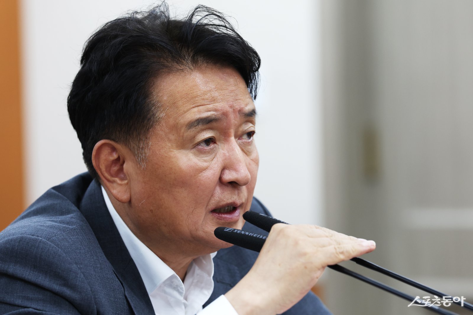 충북도지사(김영환)는 지난 21일 경찰의 청탁금지법 위반 혐의 압수수색과 관련해 입장을 밝혔다(김영환 지사). 사진제공|충북도